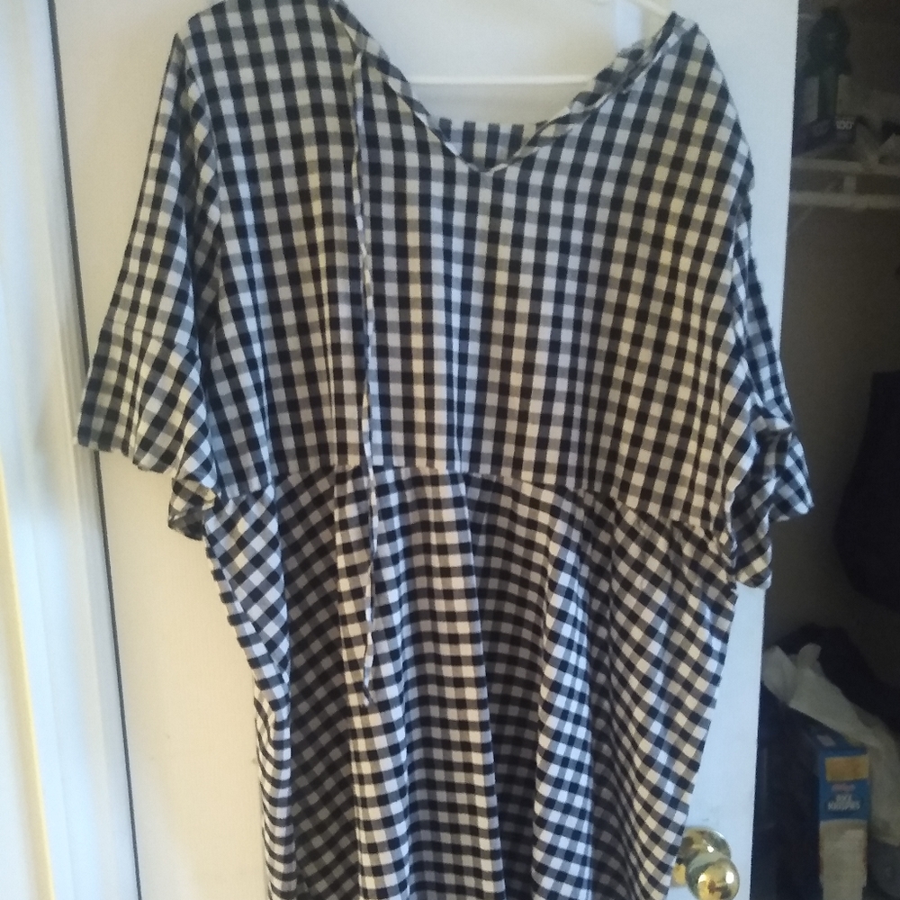 I AM SELLING CLOTHES I RARELY WORE